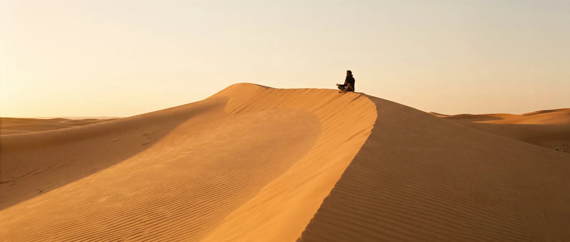 Retraites dans le désert : silence et déconnexion au cœur du Sahara