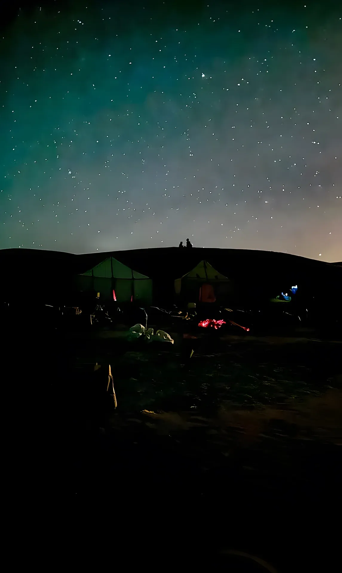 Bivouac Nomade & 4x4 aux Grandes Dunes d'Erg Chegaga — Camel caravan and nomadic bivouac in the dunes